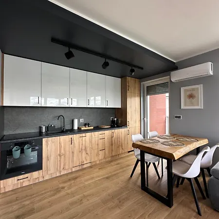 Debowe Wzgorze Apartment *