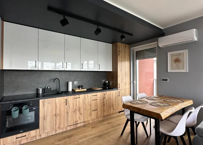 Debowe Wzgorze Apartment *